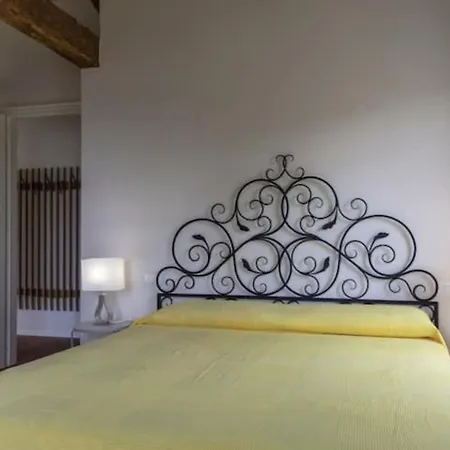 Collecchio - Tulipano Apartment *