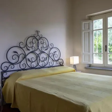 Collecchio - Tulipano Apartment *