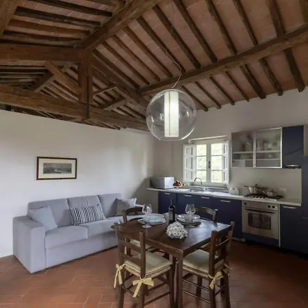 Collecchio - Tulipano Apartment
