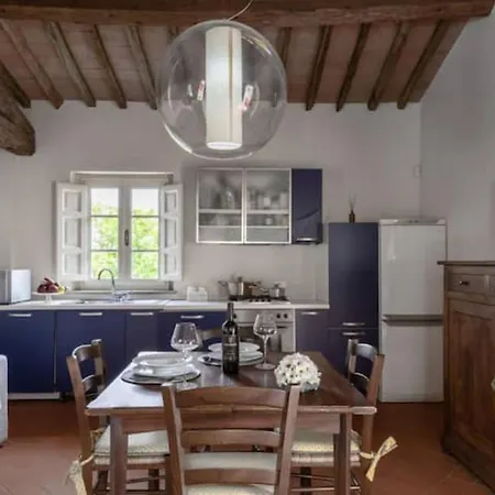 Collecchio - Tulipano Apartment